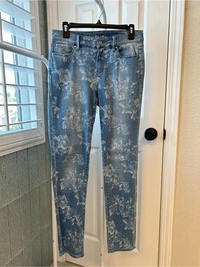 White House Black Market Light Blue Floral Skinny Jeans